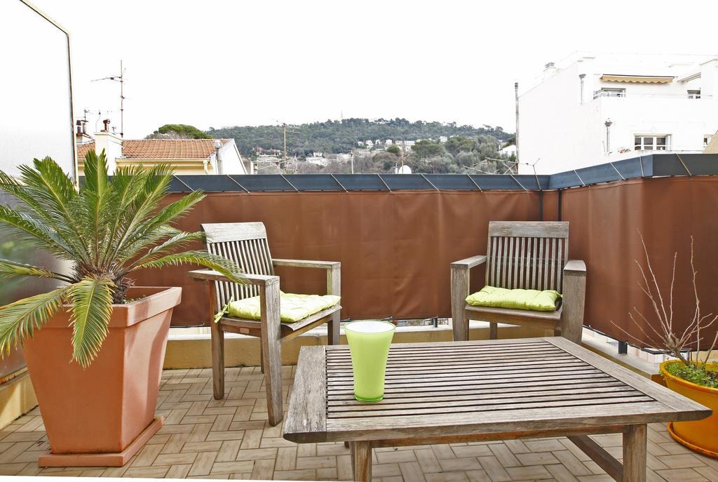 Appartement 6 Personnes Avec Terrasse Le Port Ницца Номер фото