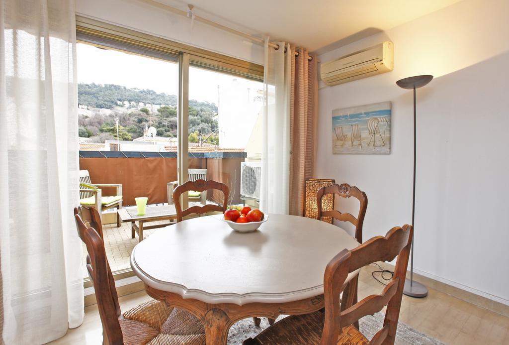 Appartement 6 Personnes Avec Terrasse Le Port Ницца Номер фото