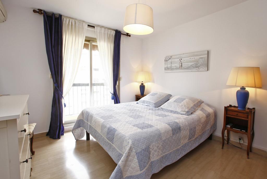 Appartement 6 Personnes Avec Terrasse Le Port Ницца Номер фото