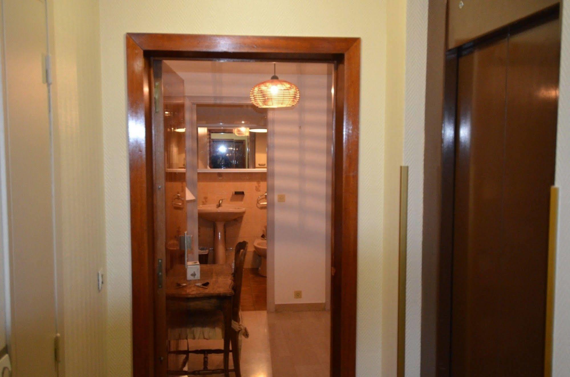 Appartement 6 Personnes Avec Terrasse Le Port Ницца Экстерьер фото