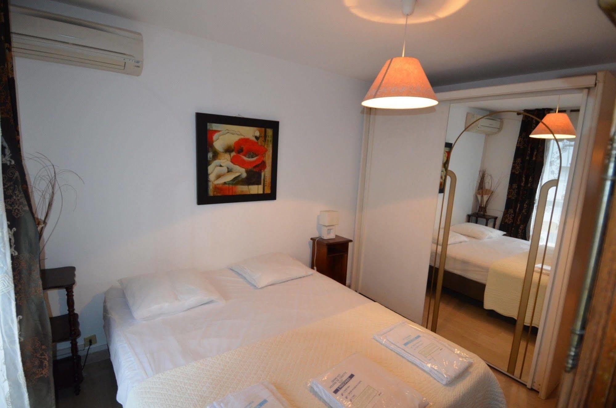 Appartement 6 Personnes Avec Terrasse Le Port Ницца Экстерьер фото