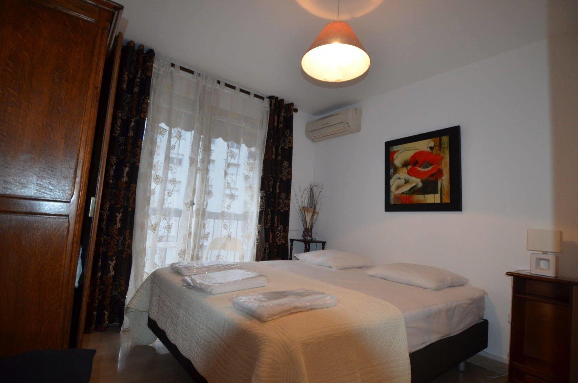 Appartement 6 Personnes Avec Terrasse Le Port Ницца Экстерьер фото
