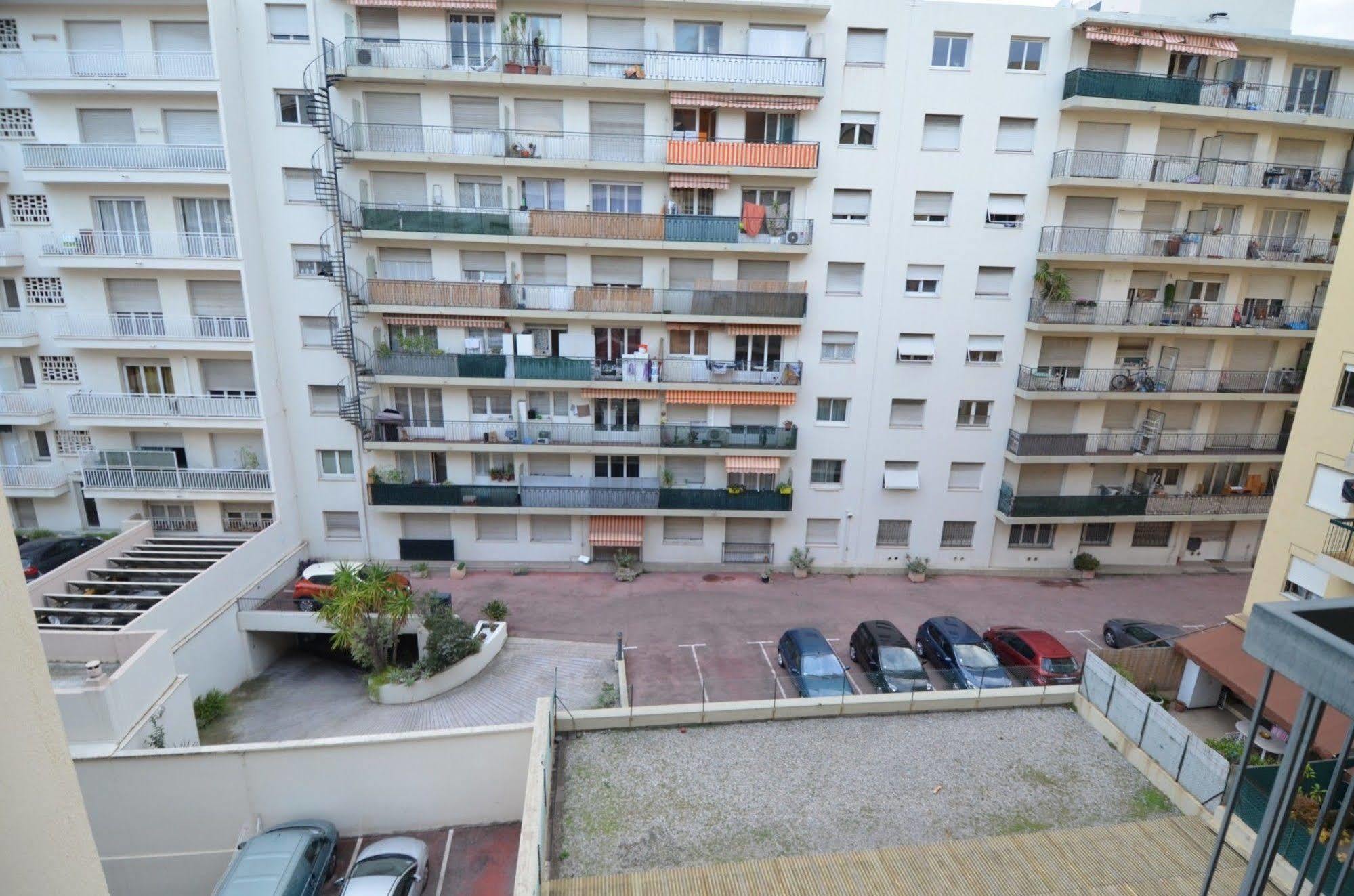 Appartement 6 Personnes Avec Terrasse Le Port Ницца Экстерьер фото