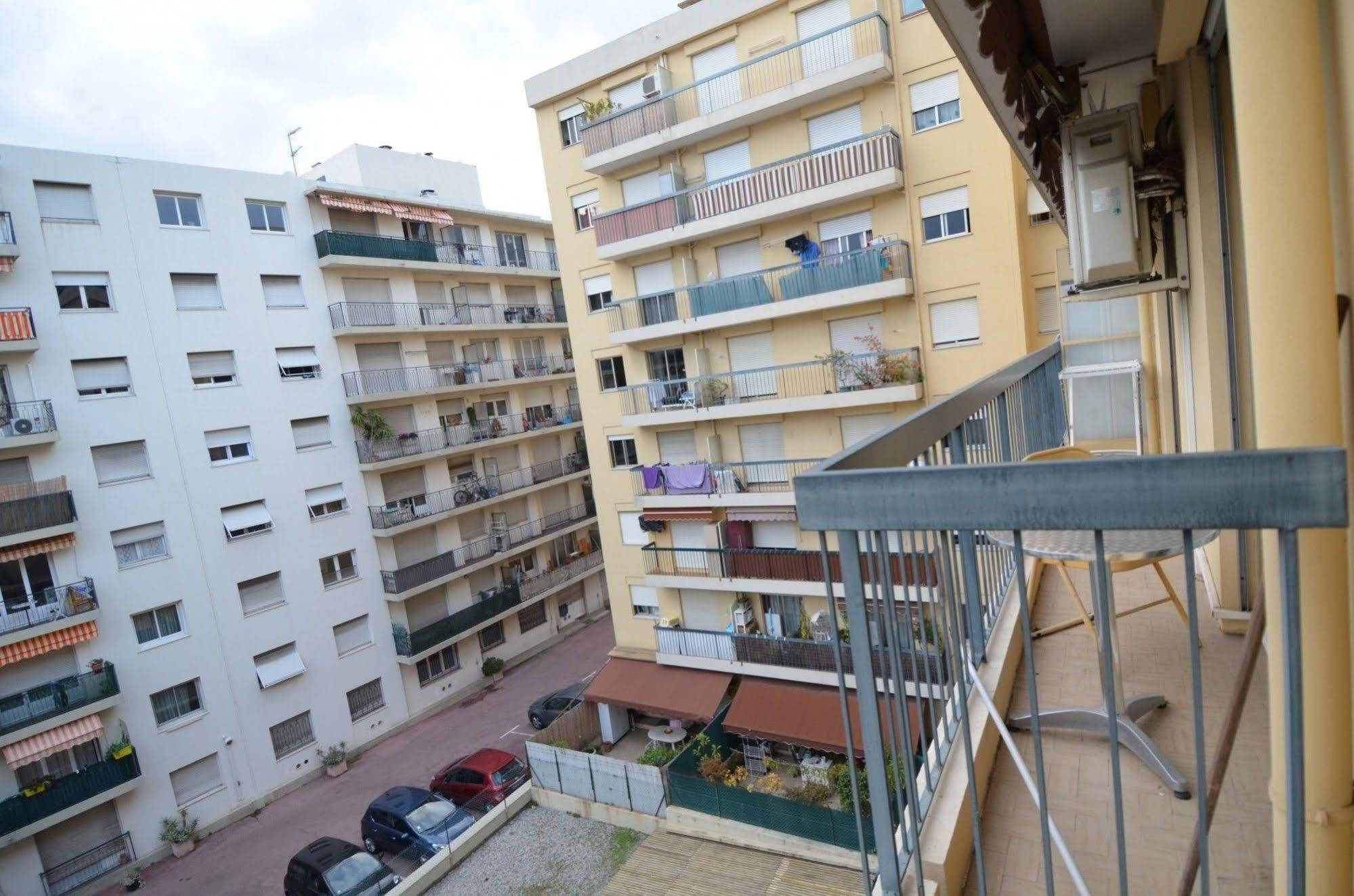 Appartement 6 Personnes Avec Terrasse Le Port Ницца Экстерьер фото